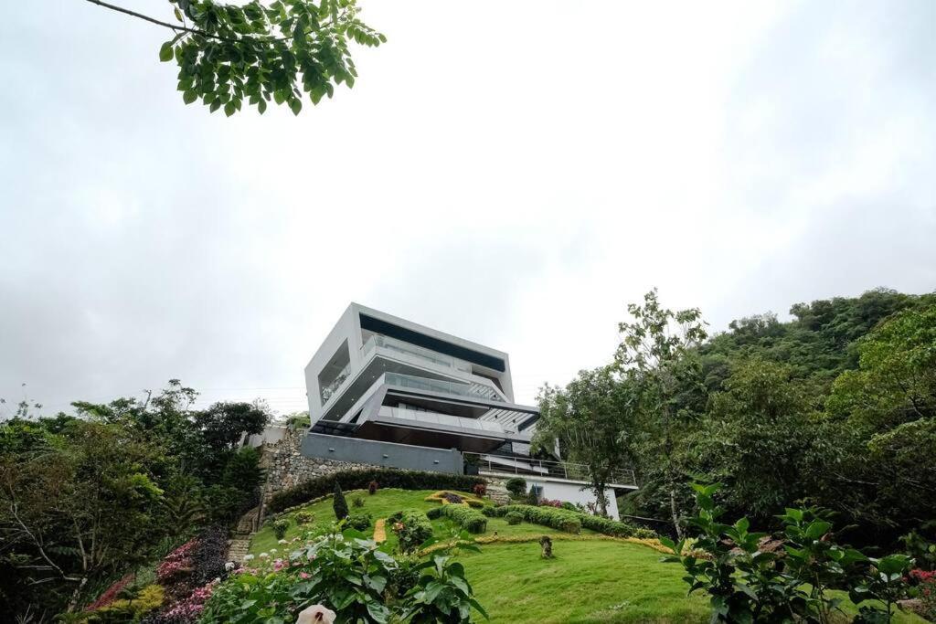 Ikigai Luxury Nature Lounge W/ Mountain View Villa Balamban Bagian luar foto